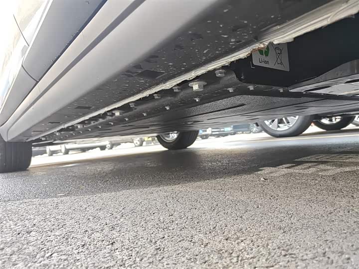 Фото 22 - Bestune 03