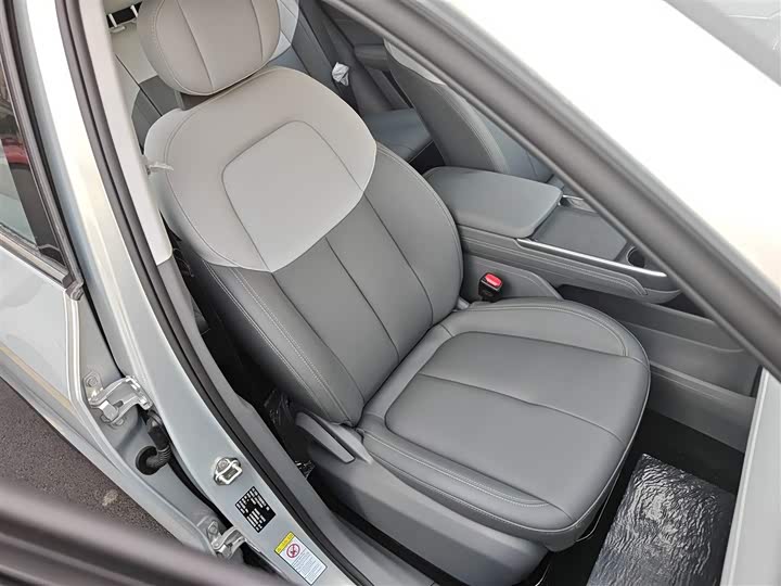 Фото 25 - Bestune 03