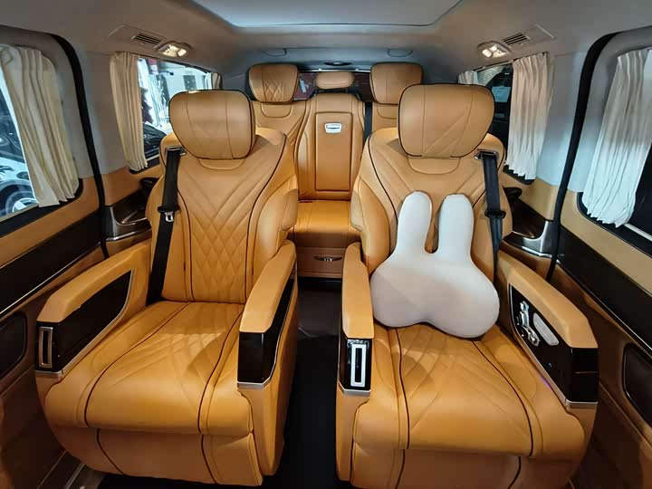 Фото 19 - Mercedes-Benz V-Class