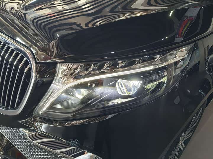 Фото 4 - Mercedes-Benz V-Class