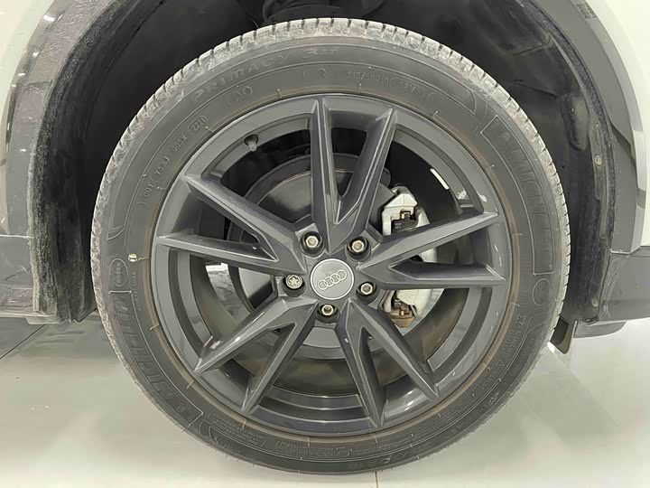 Фото 10 - Audi Q2L