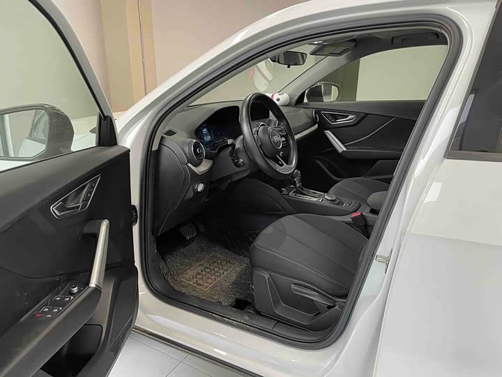 Фото 19 - Audi Q2L