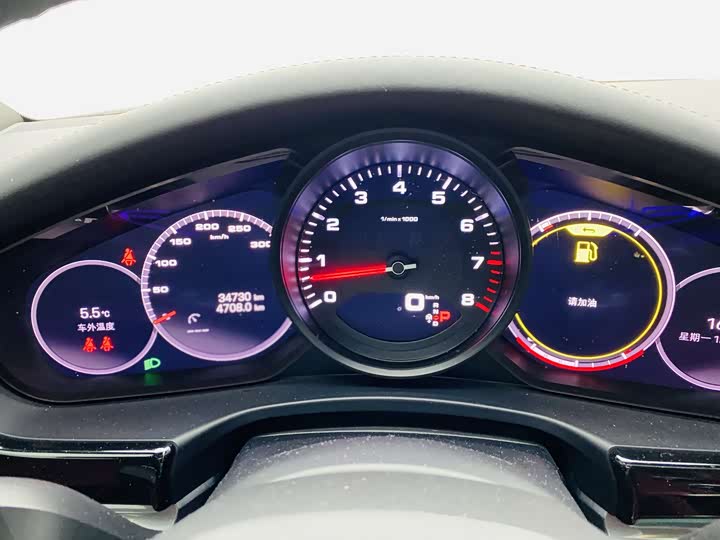 Фото 10 - Porsche Panamera