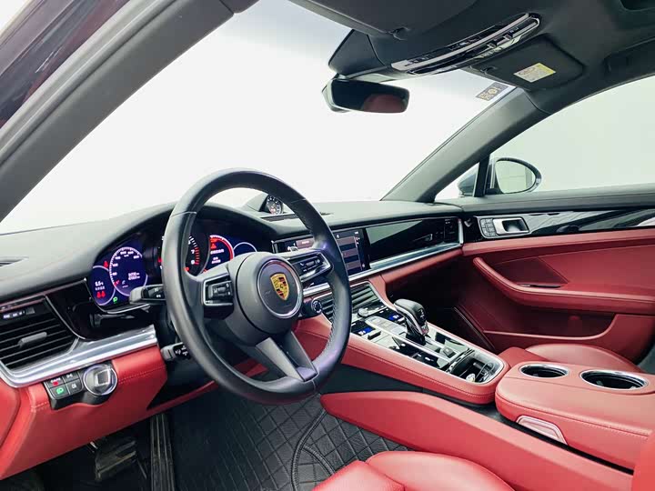 Фото 12 - Porsche Panamera