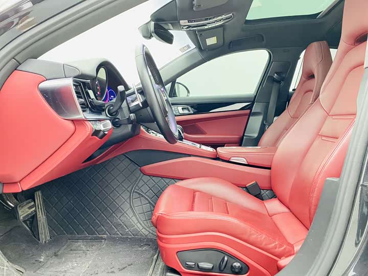 Фото 13 - Porsche Panamera