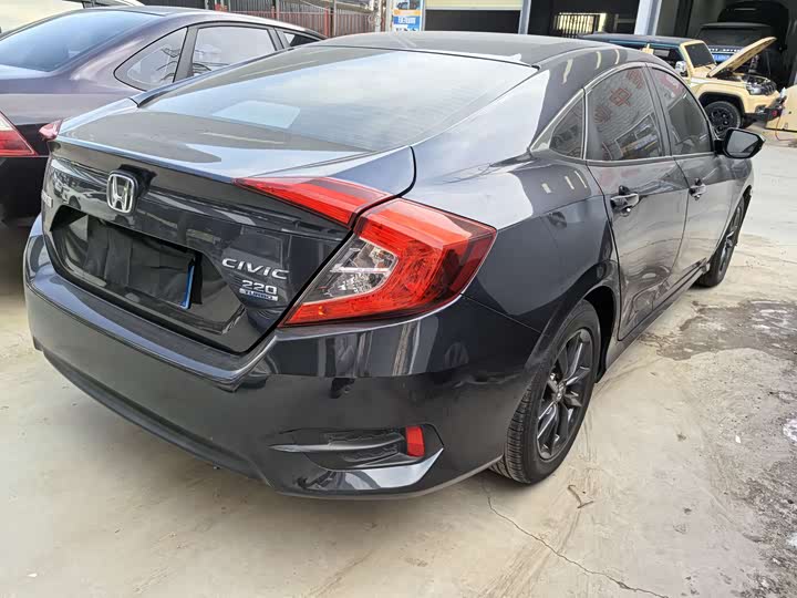 Фото 6 - Honda Civic