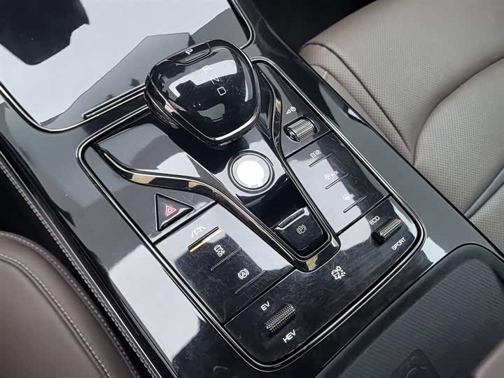 Фото 13 - BYD Han