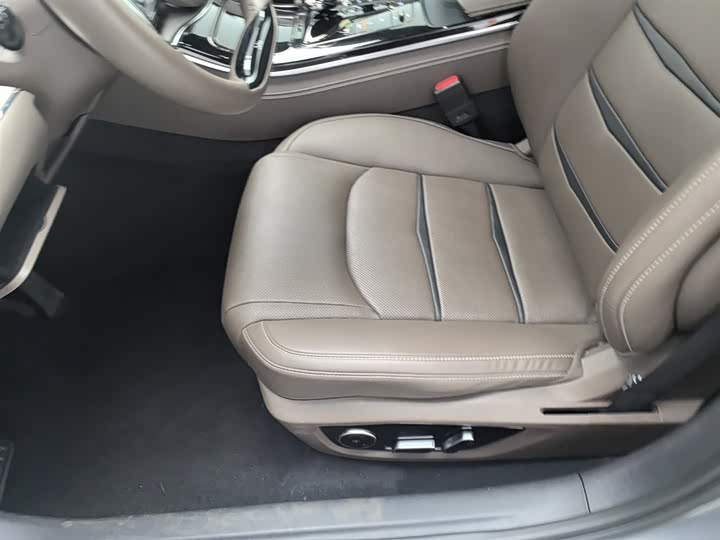 Фото 20 - BYD Han