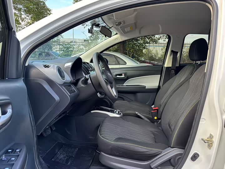 Фото 4 - Changan BenBen E-Star