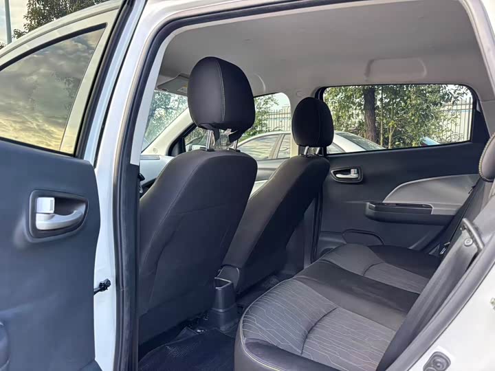 Фото 6 - Changan BenBen E-Star