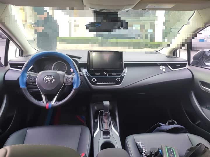 Фото 13 - Toyota Corolla