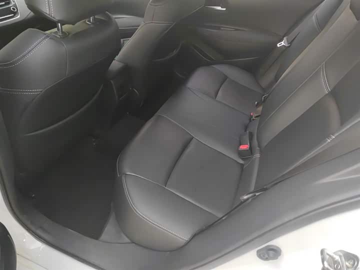 Фото 15 - Toyota Corolla