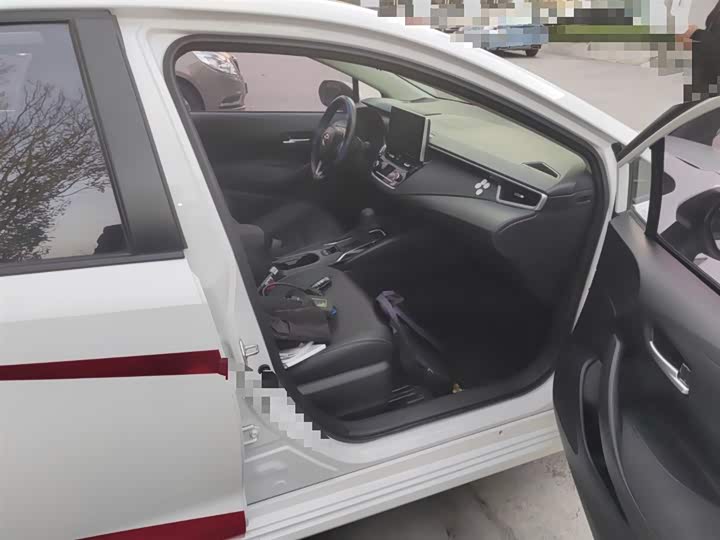 Фото 20 - Toyota Corolla