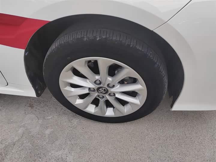 Фото 31 - Toyota Corolla