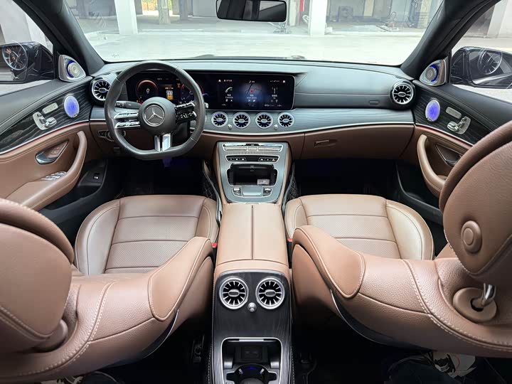 Фото 12 - Mercedes-Benz E-Class