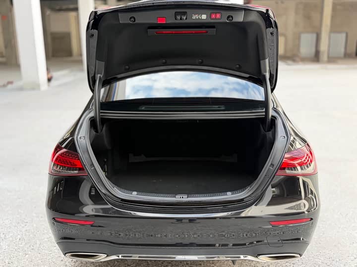 Фото 6 - Mercedes-Benz E-Class