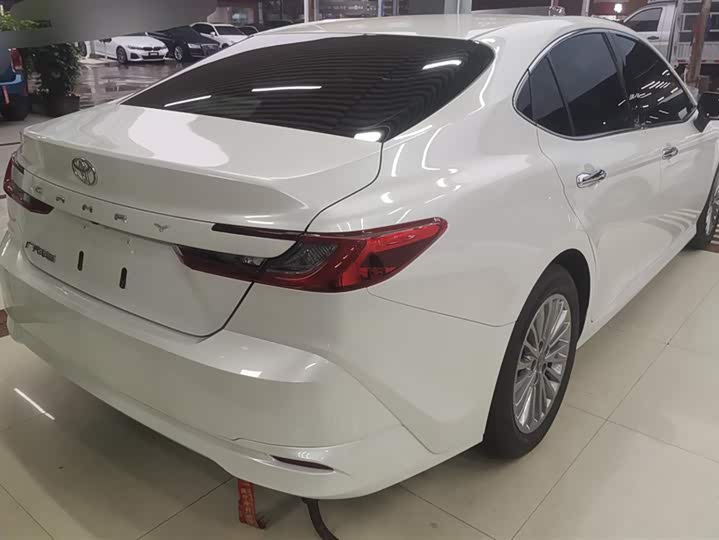 Фото 3 - Toyota Camry