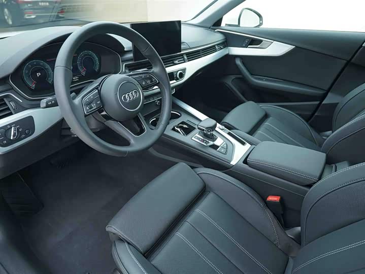 Фото 10 - Audi A4L