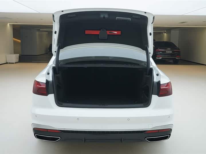 Фото 6 - Audi A4L