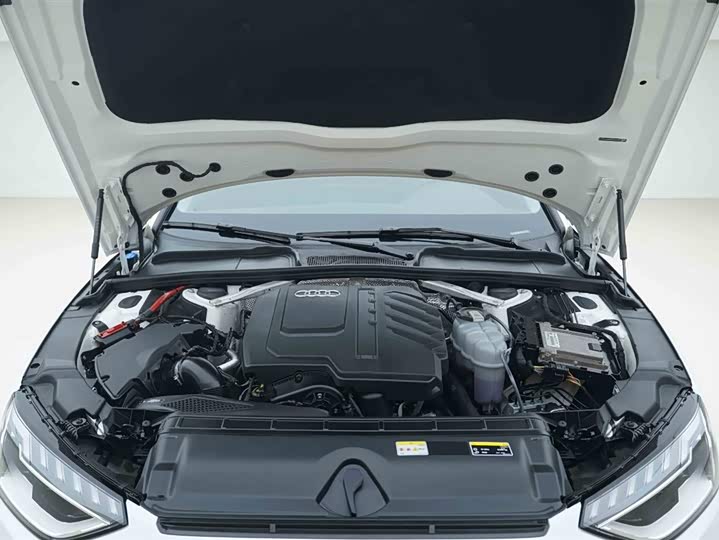 Фото 7 - Audi A4L