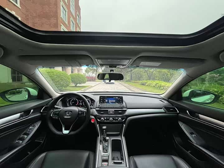 Фото 13 - Honda Inspire