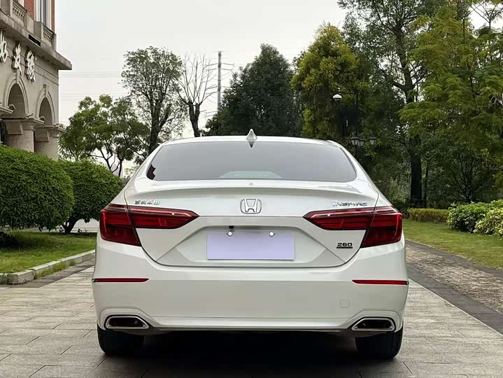 Фото 7 - Honda Inspire