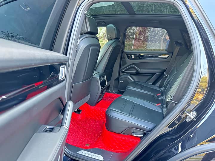 Фото 10 - Porsche Cayenne