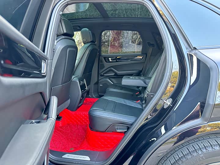 Фото 11 - Porsche Cayenne