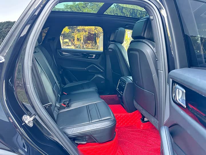 Фото 12 - Porsche Cayenne