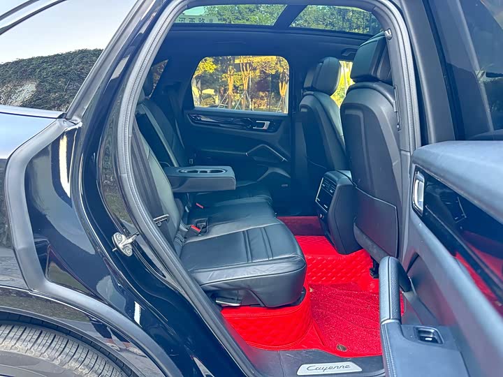 Фото 13 - Porsche Cayenne