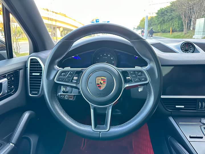 Фото 16 - Porsche Cayenne