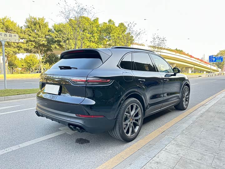 Фото 6 - Porsche Cayenne