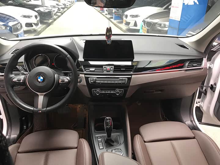 Фото 10 - BMW X1