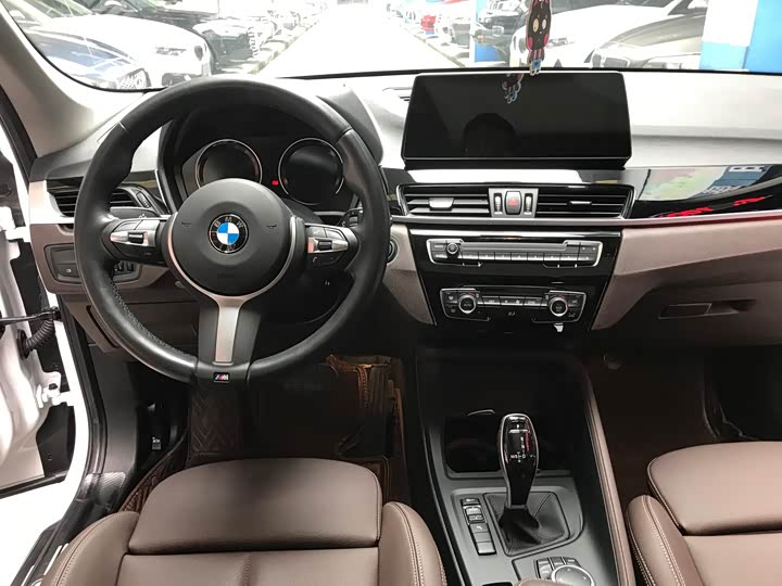 Фото 11 - BMW X1