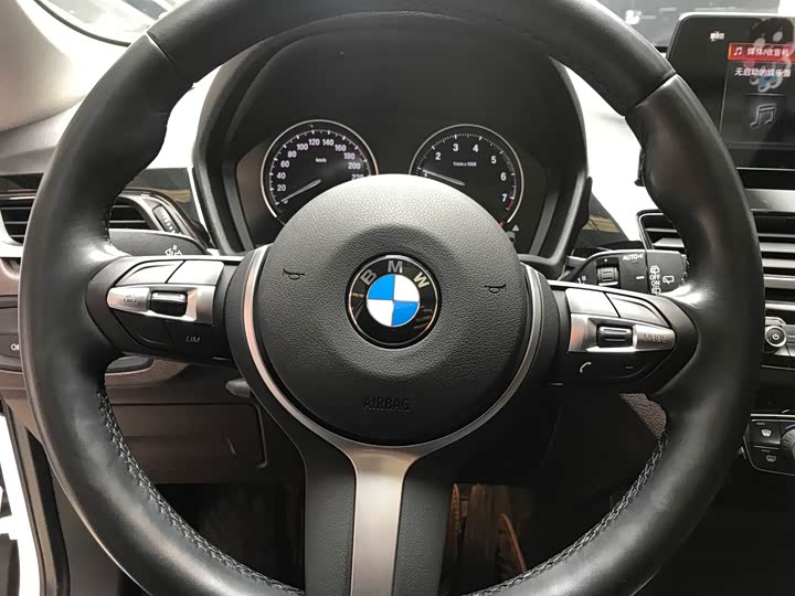 Фото 12 - BMW X1