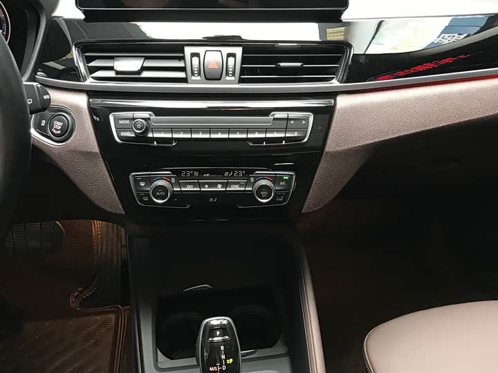 Фото 14 - BMW X1