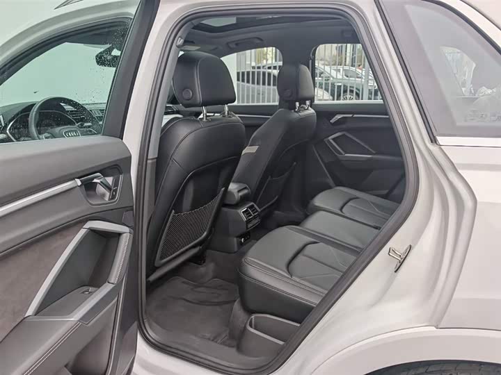 Фото 13 - Audi Q3