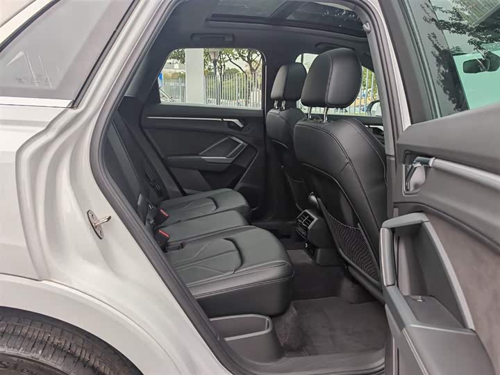 Фото 16 - Audi Q3