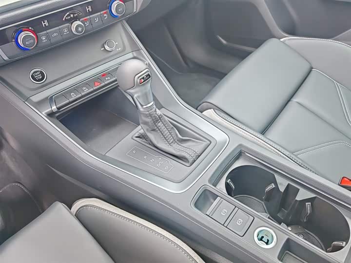 Фото 17 - Audi Q3