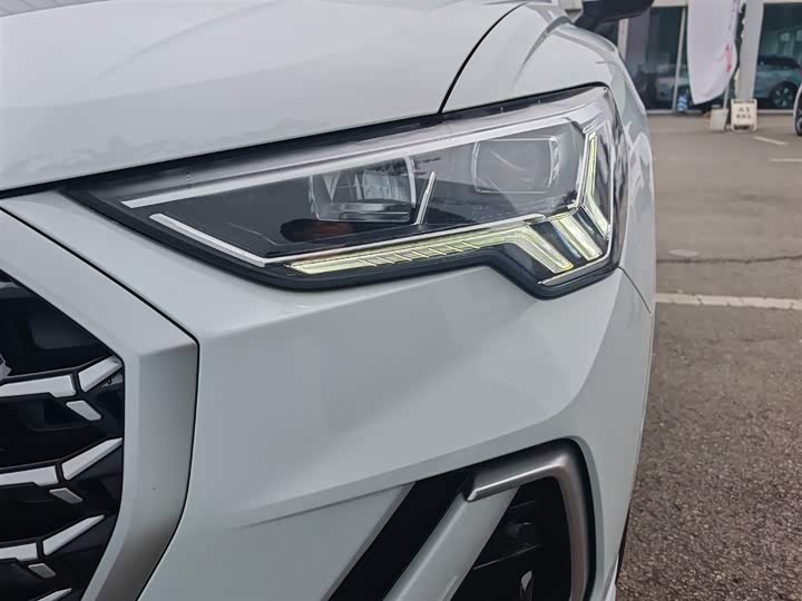 Фото 6 - Audi Q3