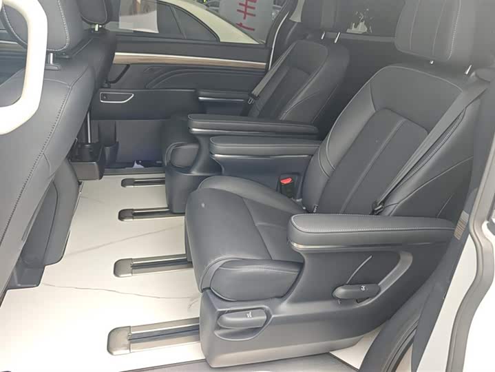 Фото 11 - GAC Trumpchi M8