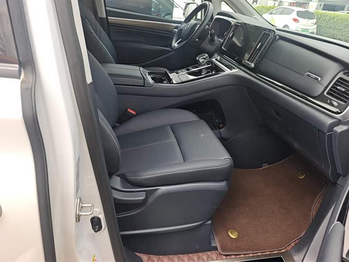 Фото 8 - GAC Trumpchi M8