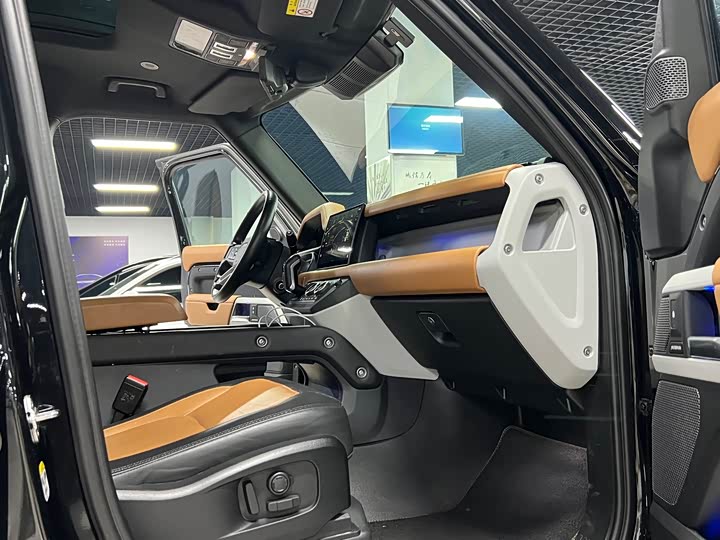 Фото 14 - Land Rover Defender