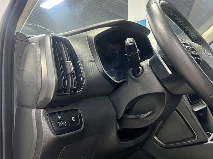 Фото 15 - Land Rover Defender