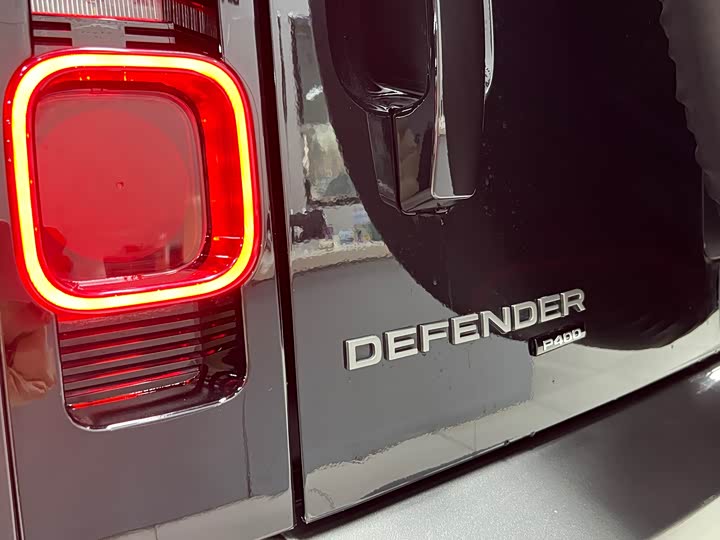 Фото 7 - Land Rover Defender