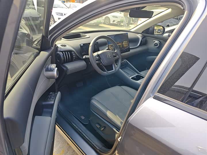 Фото 16 - BYD Yuan Plus