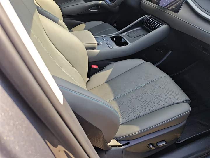 Фото 25 - BYD Yuan Plus