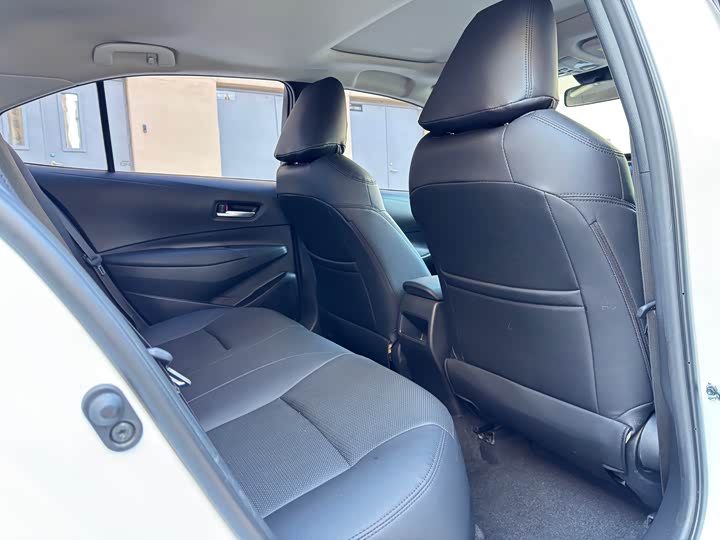 Фото 24 - Toyota Corolla