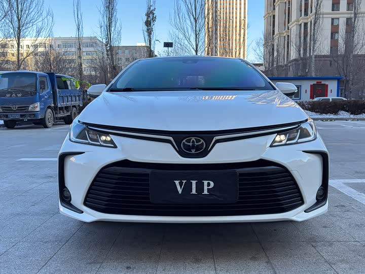 Фото 3 - Toyota Corolla