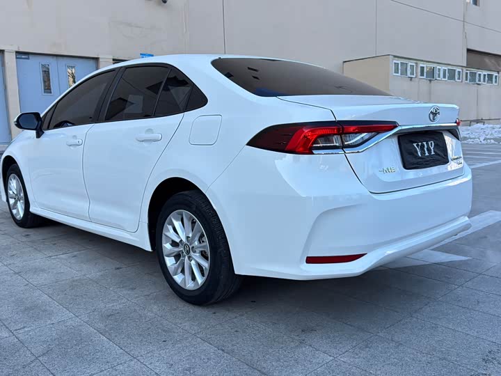 Фото 6 - Toyota Corolla